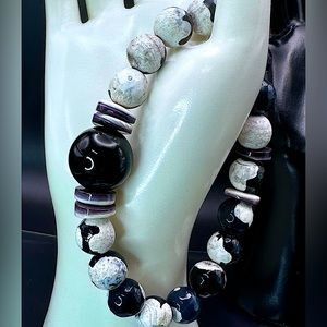 BLACK/WHITE AGATE + ONYX NATURAL BRACELET size 8